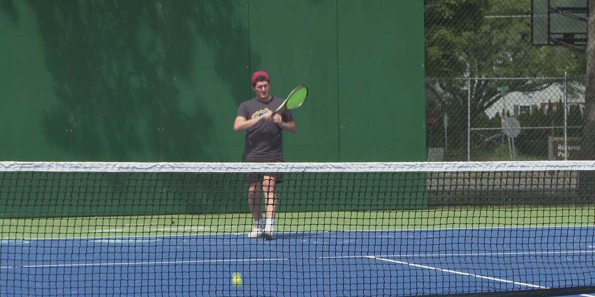 Burlington tennis courts get a facelift Burlington tennis courts get a facelift